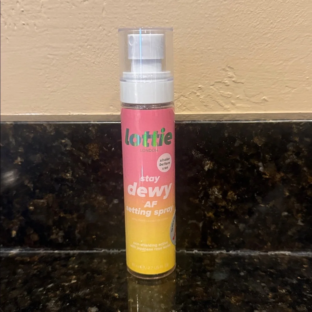 Lottie London Stay‎ Dewy AF Makeup Setting Spray